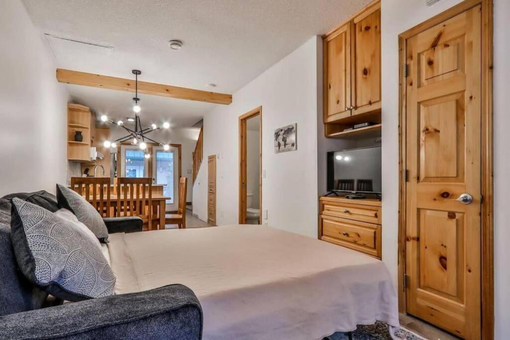 Villa Banff Gate Vacation Townhouse à Canmore Extérieur photo